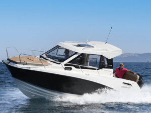 Im Vorlauf: QUICKSILVER ACTIV 675 WEEKEND 21/269412 + MERCURY 225 V6