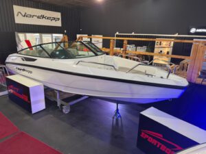 Nordkapp Avant 605 + Mercury Racing R150L V6 Racing