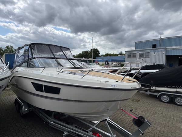 Quicksilver 805 Cruiser + Mercury V300XL V8 Verado in weiß