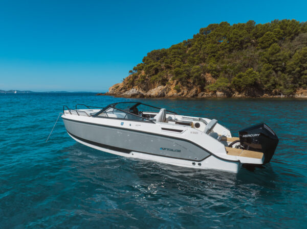 Quicksilver 675 Cruiser + Mercury 200XL V6 in weiß, inkl. Trailer