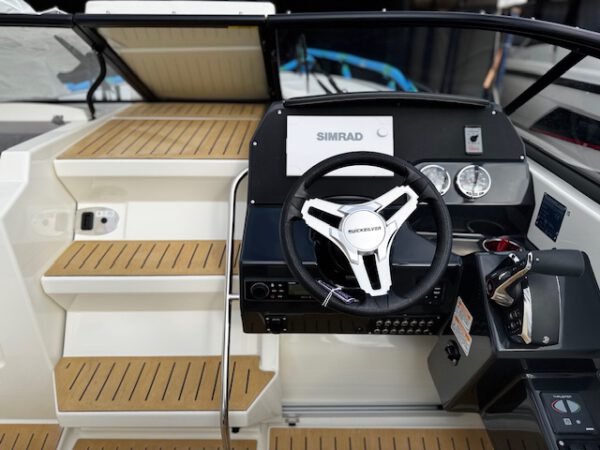 Sondermodell Deluxe-Line: Quicksilver 805 Cruiser + Mercury V300XL Verado V8 "Cold Fusion" – Bild 4